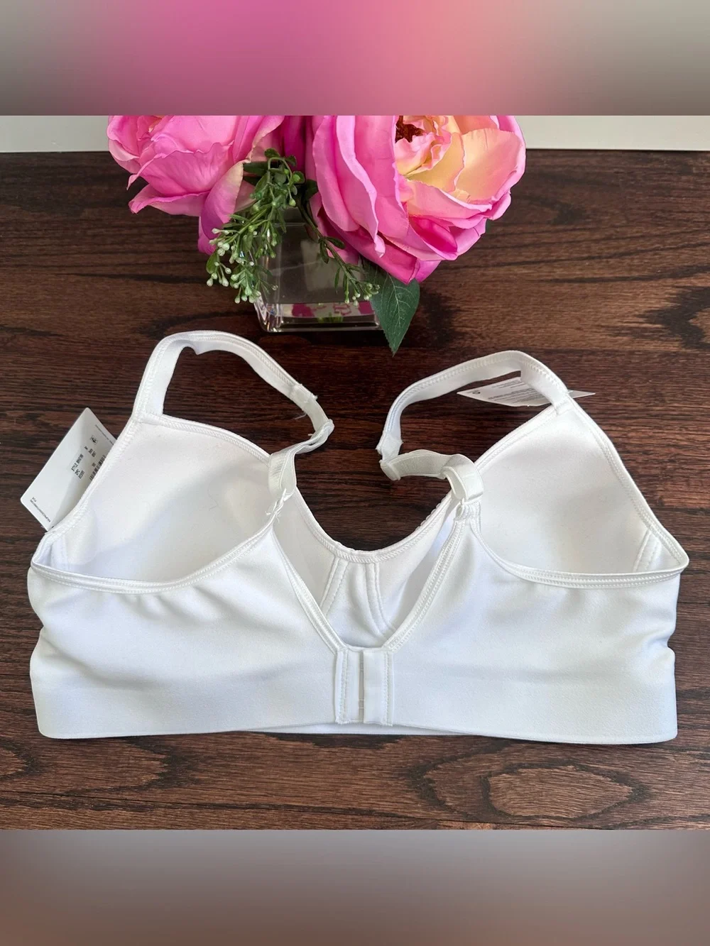 NWT Hanes Smooth Comfort wireless bra, size M